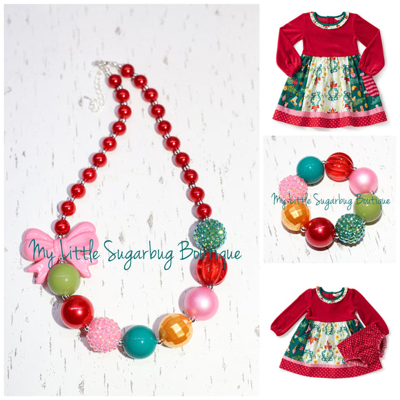 Happy Holly Daze Chunky Necklace